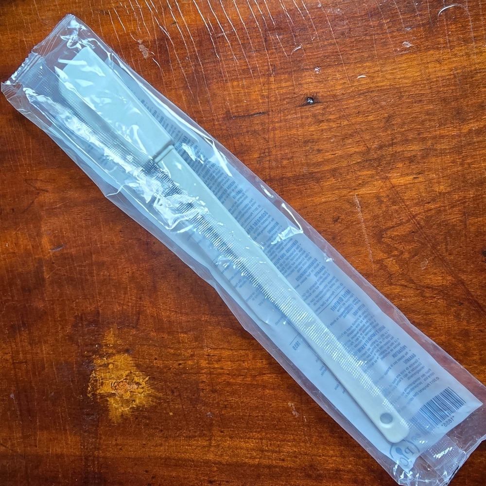 Pampered Chef Skinny Scraper 1655 Kitchen Spatula White Heat Resistant Retired